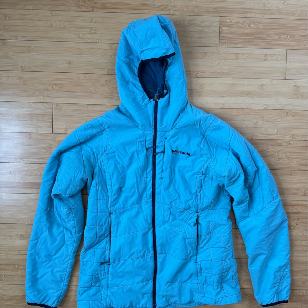 Patagonia Women’s nano air light full zip jacket with hood, size large, blue